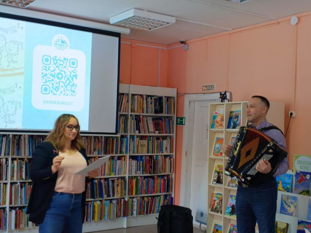 Юлия Рахматуллина и Дмитрий Анисимов на встрече МАМИНОЙ И ПАПИНОЙ ШКОЛЫ в Центральной детской библиотеке