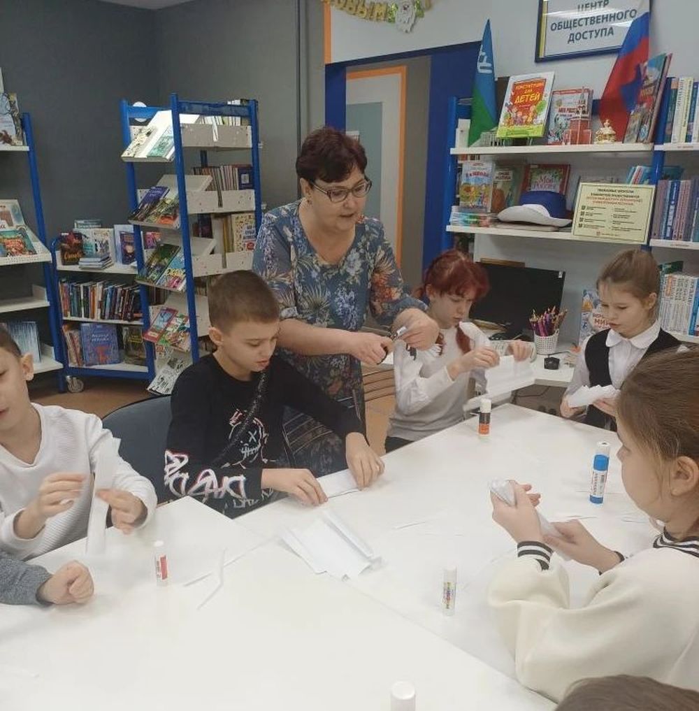 Мастер-класс «Новогодние чудеса в библиотеке» в библиотеке (детской) № 25
